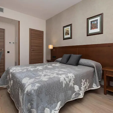 Cinca Hotel *