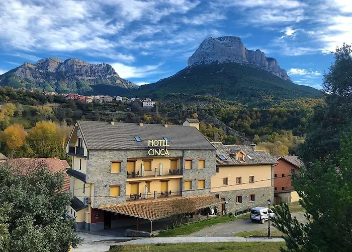 신카 호텔 Escalona